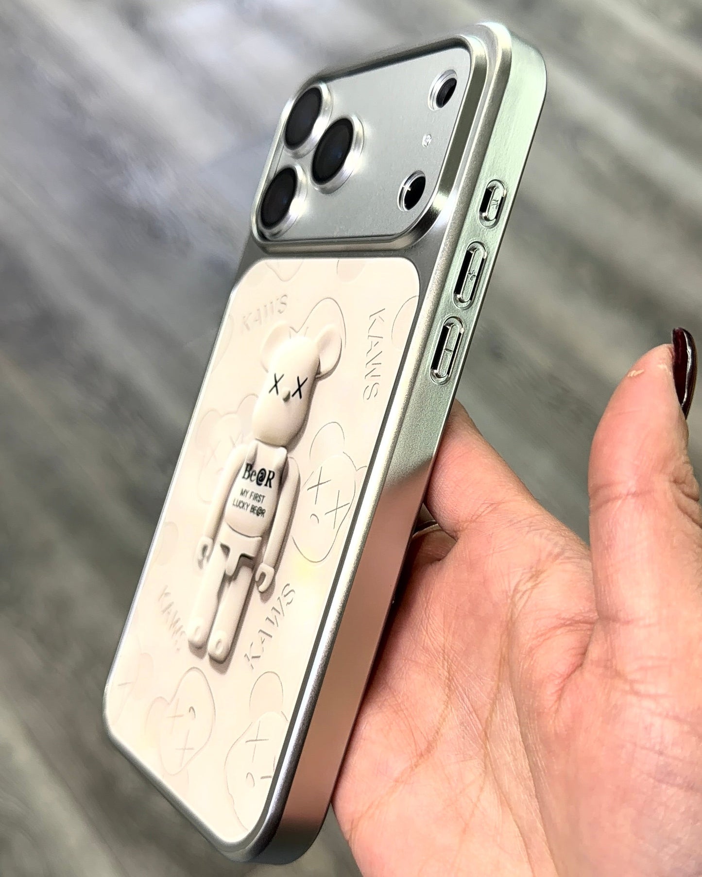 Stylish Bear character case for smartphone