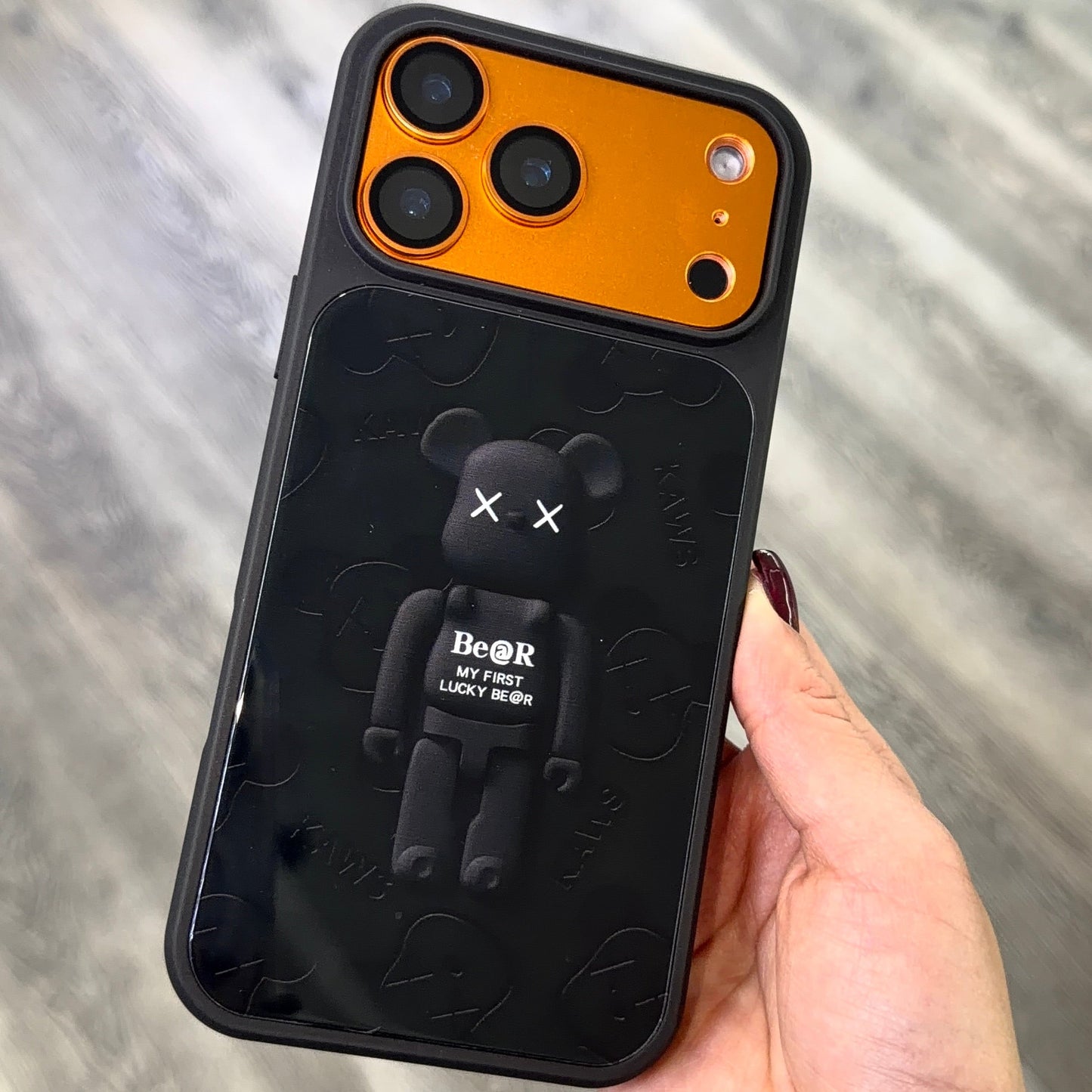 Stylish Bear character case for smartphone